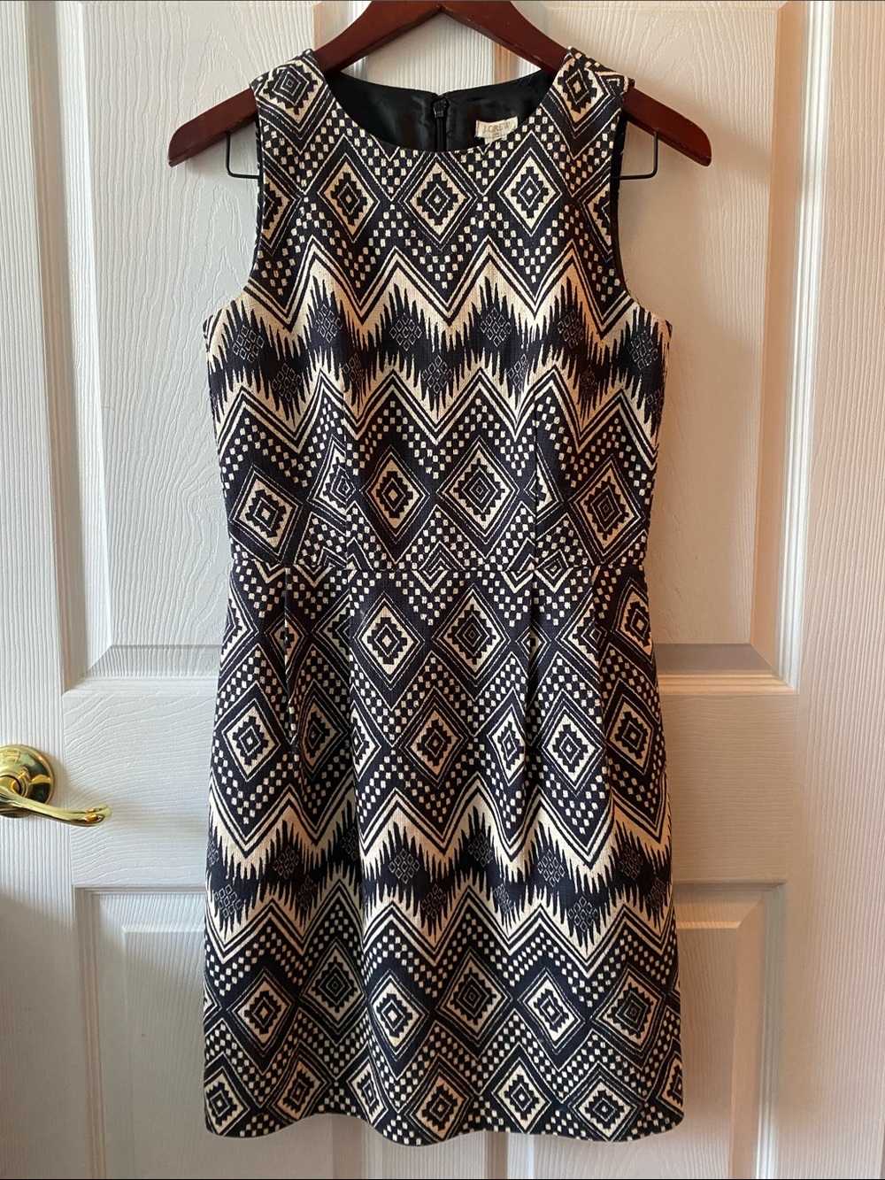 J. Crew Sleeveless Black and Cream Geometric Chevron Sheath Dress Size 0